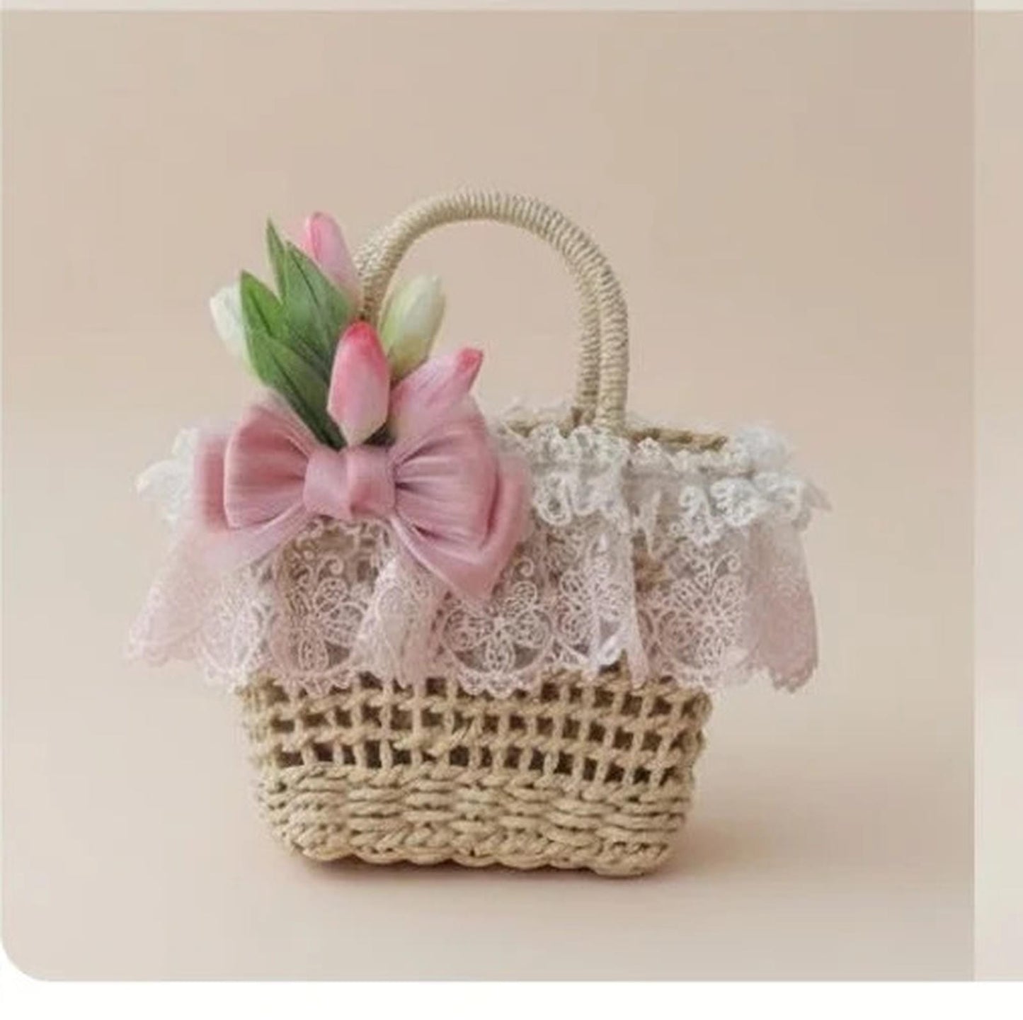 Women's lightweight floral woven straw handbag